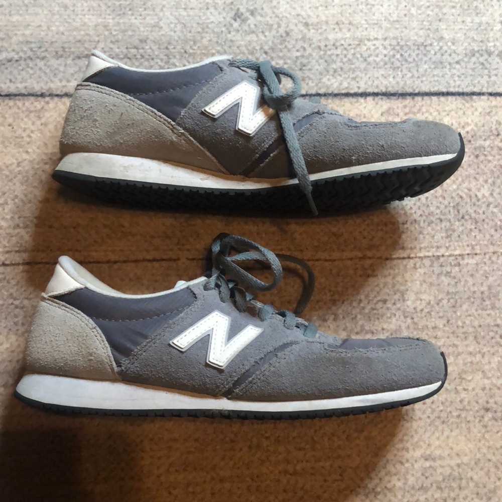 New Balance 420 gray + white • ladies 9 •